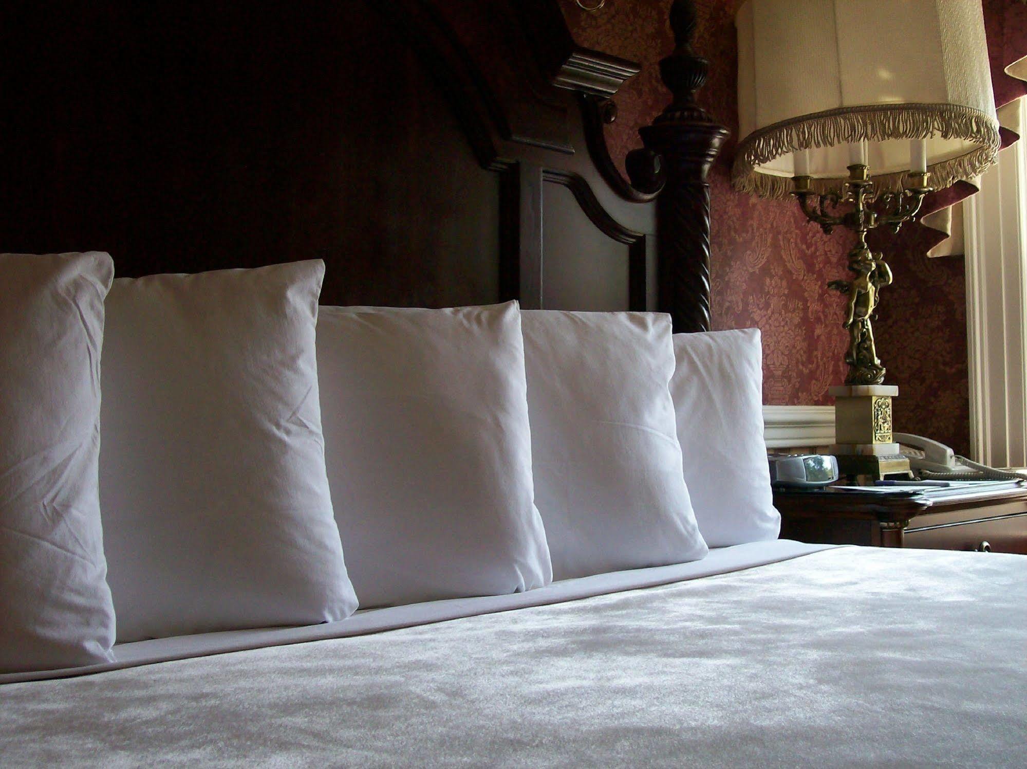 Julias Bed And Breakfast Hubbard Bilik gambar